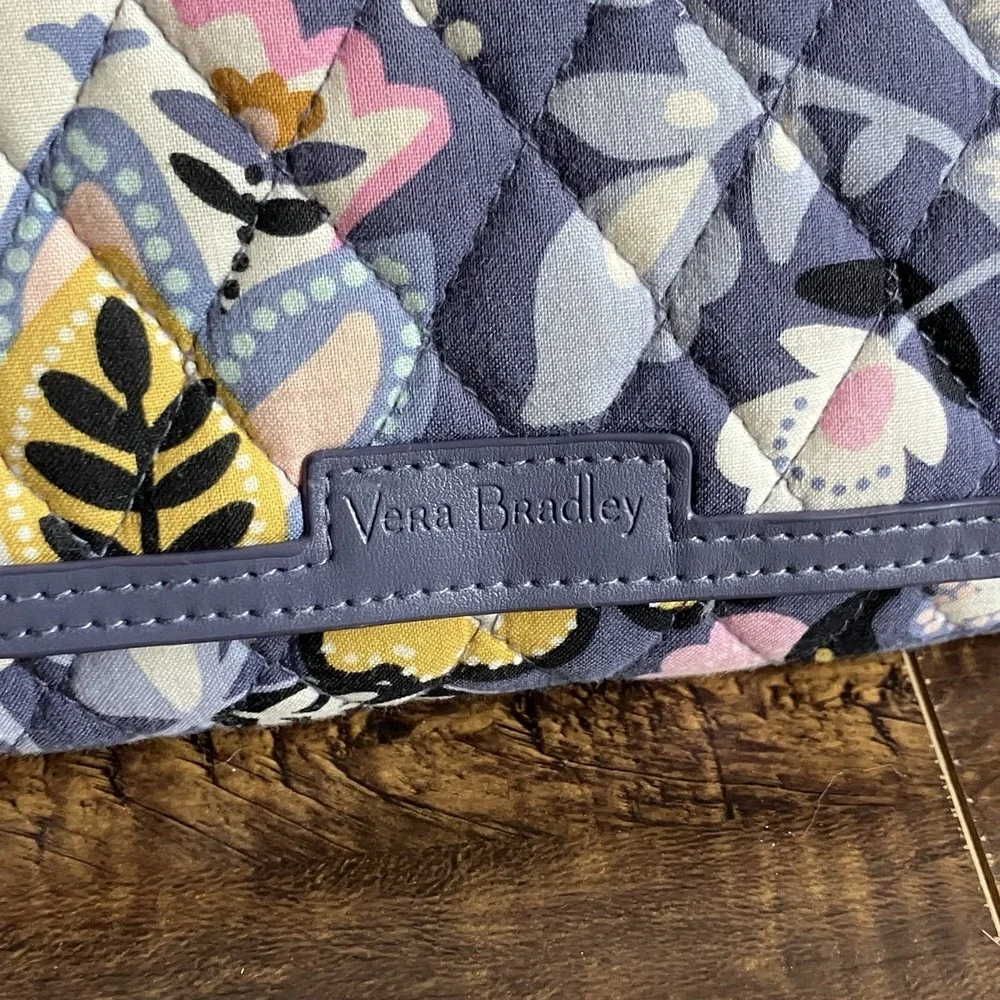 Vera Bradley RFID All in One Wristlet Wallet Quilted Floral Blue Purple